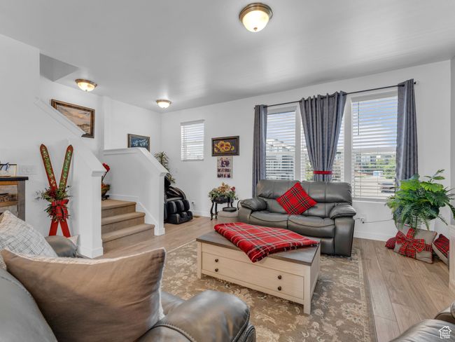 Plenty of space to relax and entertain. | Image 4