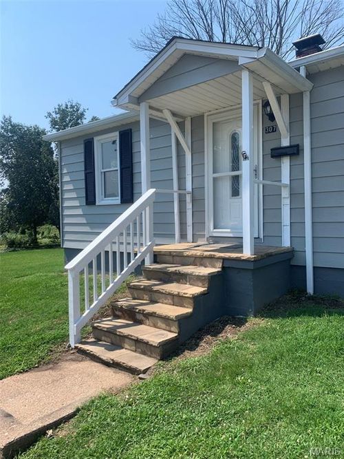 307 E Apple Avenue, Owensville, MO, 65066 | Card Image