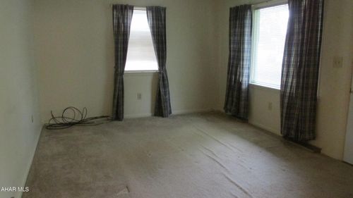 402 Garber St, Hollidaysburg, PA, 16648-1538 | Card Image