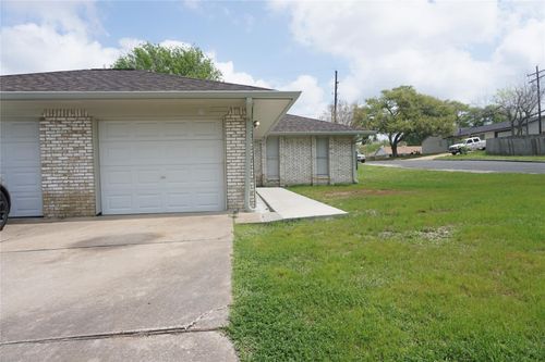 apt-b-1915 Normal Park Dr, Huntsville, TX, 77340-4249 | Card Image