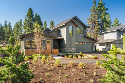 23-18245 Forestbrook Loop, Bend, OR, 97707-2687 | Card Image