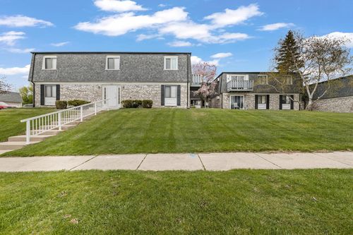 204-1700 Creek Road, West Bend, WI, 53090 | Card Image