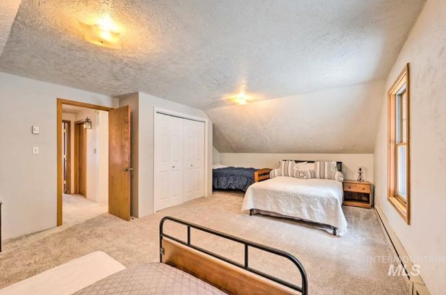 8392 Highway 21, House other with 4 bedrooms, 2 bathrooms and 2 parking in Lowman ID | Image 17