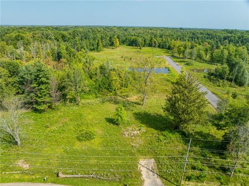 2 Clevenger Rd, Ontario, NY, 14519 | Card Image