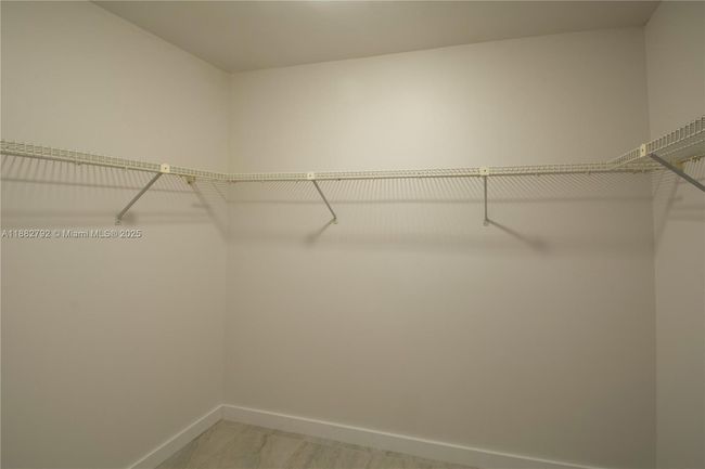 APT-201 - 1717 Whitehall Dr, Condo with 2 bedrooms, 2 bathrooms and null parking in Davie FL | Image 4