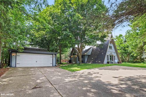 4691 Camelina St, Commerce Twp, MI, 48382-3981 | Card Image