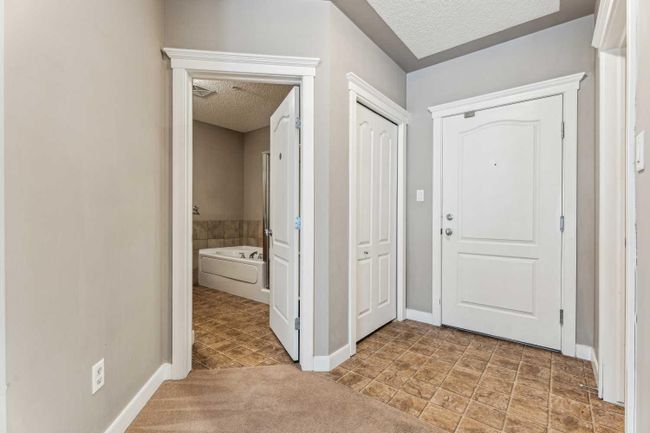 201 - 30 Discovery Ridge Close Sw, Home with 1 bedrooms, 1 bathrooms and 1 parking in Calgary AB | Image 2