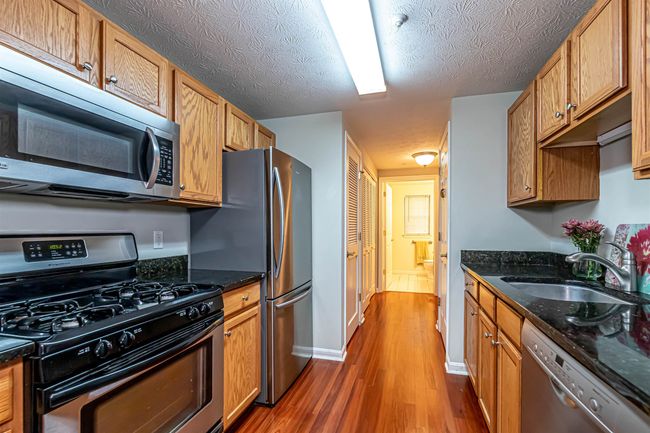 APT-4B - 5 Crosswoods Path Blvd, Condo with 2 bedrooms, 1 bathrooms and null parking in Merrimack NH | Image 5