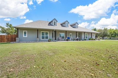 View of front of property with a front yard | Image 2