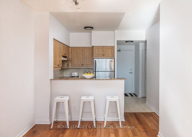 207 - 485 Rosewell Ave, Condo with 1 bedrooms, 1 bathrooms and 1 parking in Toronto ON | Image 12