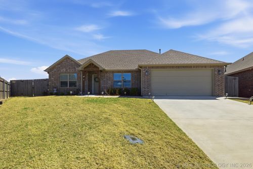 11101 N 133rd East Ave, Owasso, OK, 74055-5656 | Card Image