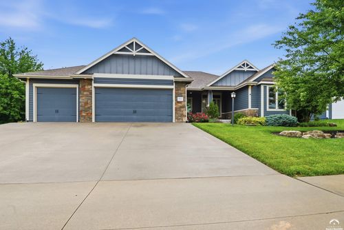 3112 Se Silverleaf Court, Topeka, KS, 66609 | Card Image
