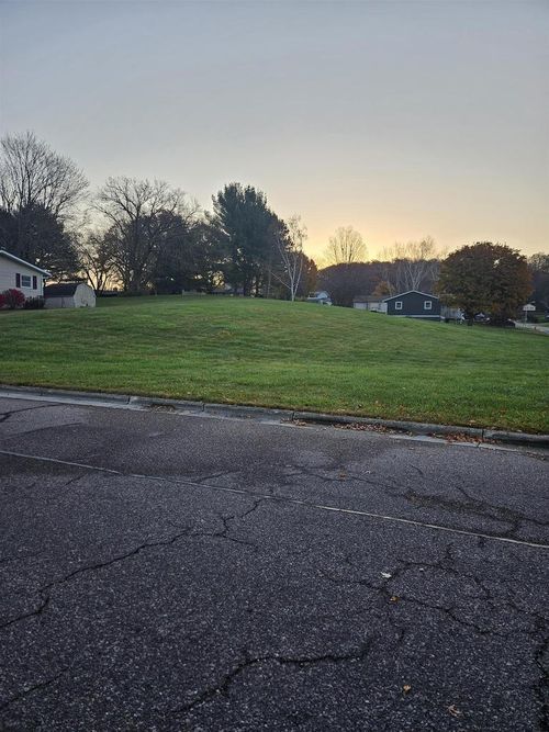 1545 Honey Creek Dr, Plain, WI, 53577-9622 | Card Image