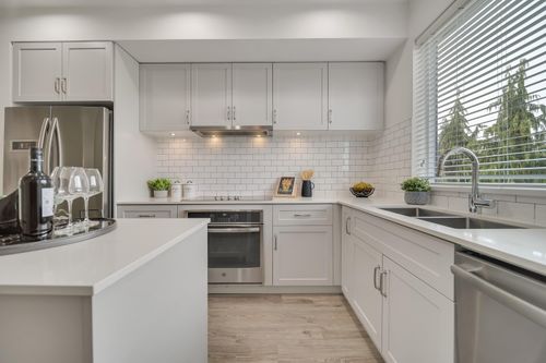 47-15775 Mountain View Dr, Surrey, BC, V3Z0W7 | Card Image