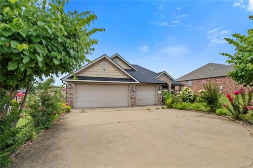 3242 Glenbrook Loop, Springdale, AR, 72764-7861 | Card Image