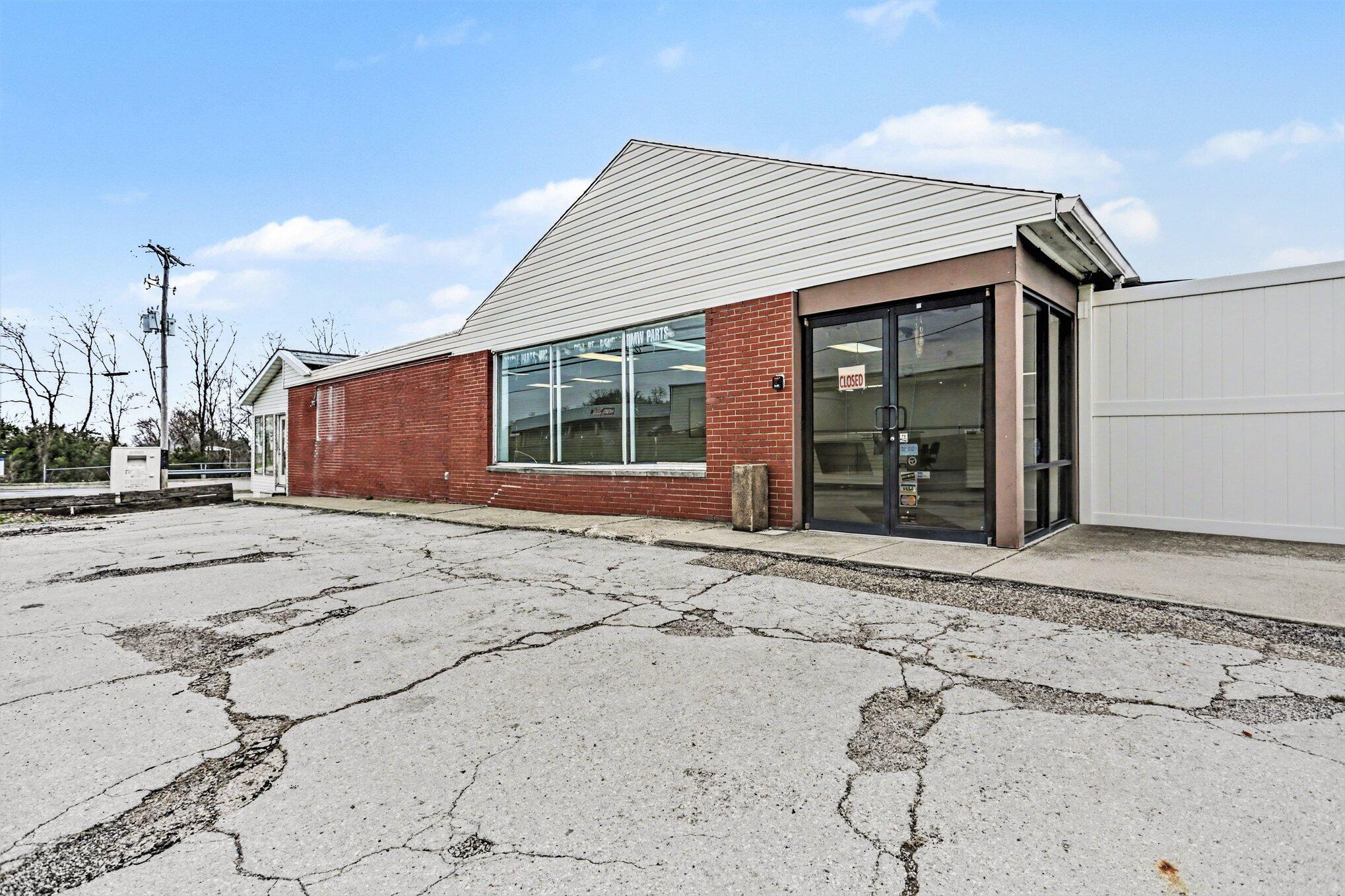 240 W Columbus St, Lithopolis, OH 43136