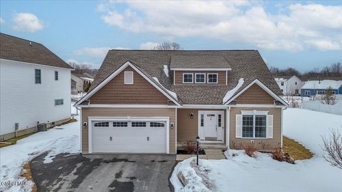 9 Lakepointe Way, Saratoga Springs, NY, 12866-7700 | Card Image