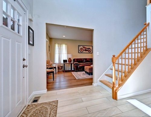 50 Ridgefield Dr, Shoreham, NY, 11786-2031 | Card Image