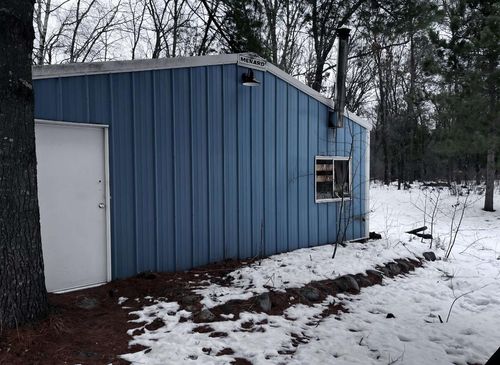 915 Fur Ave, Wisconsin Dells, WI, 53965-8804 | Card Image