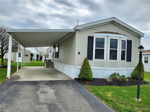 8 Lavender Ln, Cheektowaga, NY, 14225-5521 | Card Image