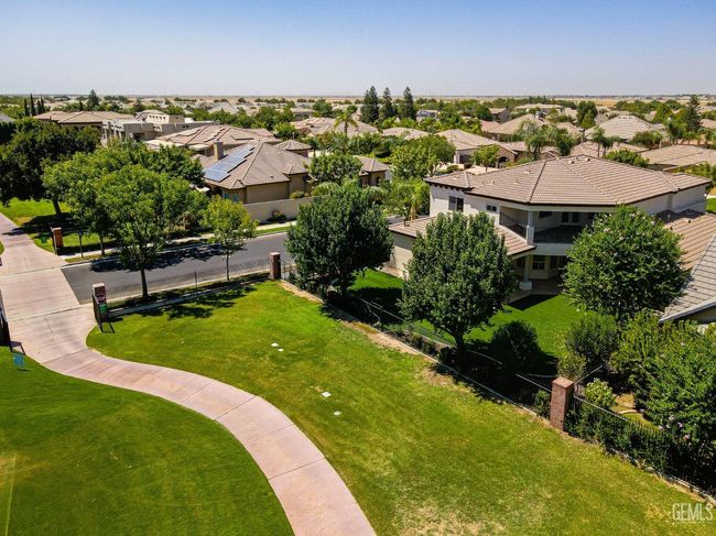 2416 Edingal Dr, House other with 4 bedrooms, 3 bathrooms and null parking in Bakersfield CA | Image 6