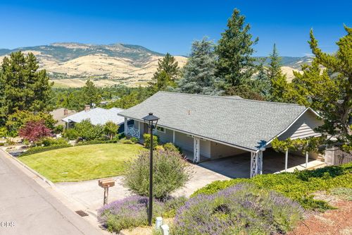 1150 Hillview Dr, Ashland, OR, 97520-3574 | Card Image