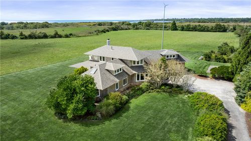 550 Cards Pond Rd, South Kingstown, RI, 02879-6914 | Card Image