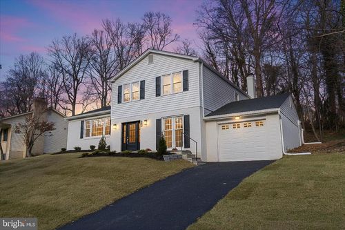 1851 Foxstone Dr, Vienna, VA, 22182-2147 | Card Image