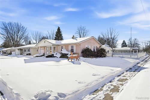 532 Michigan Ave, Marysville, MI, 48040-1112 | Card Image