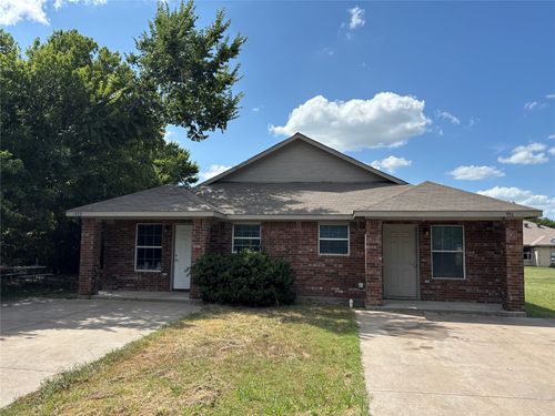 951/953 W Elm Street, Stephenville, TX, 76401 | Card Image