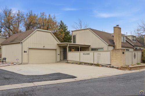 84 Sw Pepper Tree Ln, Topeka, KS, 66611-2072 | Card Image