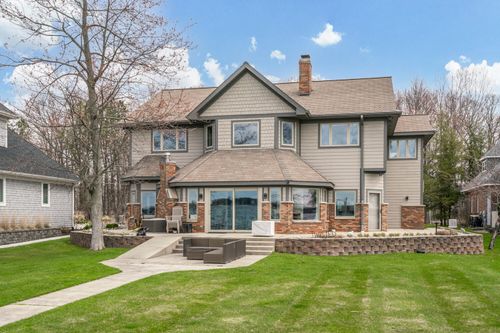 9230 E Shore Dr, Portage, MI, 49002-6574 | Card Image