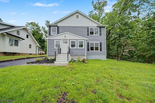 21 Willow Ave, Randolph, NJ, 07869-1525 | Card Image