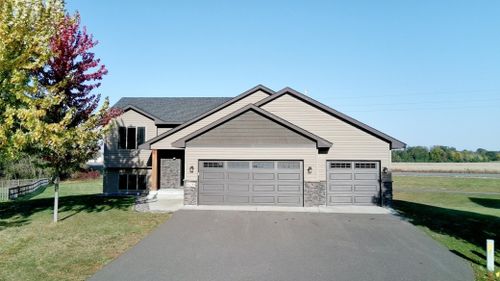 1620 18th Ct Se, Cambridge, MN, 55008-8901 | Card Image