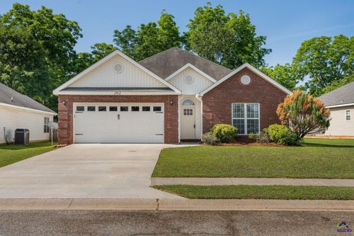 202 Sunnymeade Dr, Warner Robins, GA, 31093-8952 | Card Image