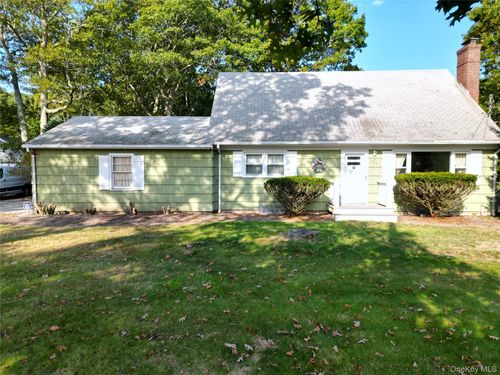121 Aspatuck Rd, Westhampton Beach, NY, 11978-2001 | Card Image