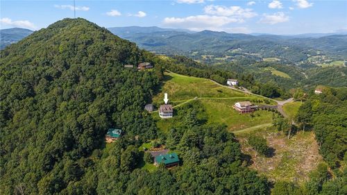 11 Wildflower Ln, Newland, NC, 28657-7367 | Card Image