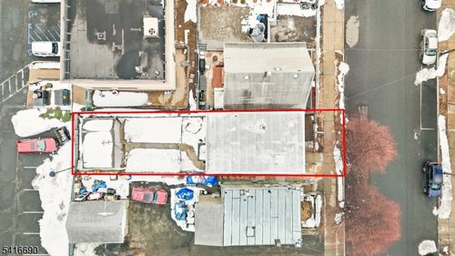 82 Randolph Ave, Clifton, NJ, 07011-1561 | Card Image