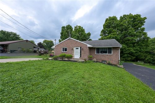 1013 Shenango Rd, Beaver Falls, PA, 15010-1134 | Card Image