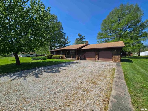 201 S Dogwood St, Belle Rive, IL, 62810-1262 | Card Image