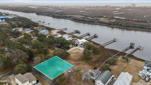 2010 Camelot Dr Sw, Ocean Isle Beach, NC, 28469-5652 | Card Image