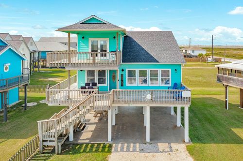 119 Bay Ave, Surfside Beach, TX, 77541-8290 | Card Image