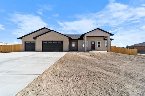 668 S Meredith Dr, Pueblo West, CO, 81007 | Card Image