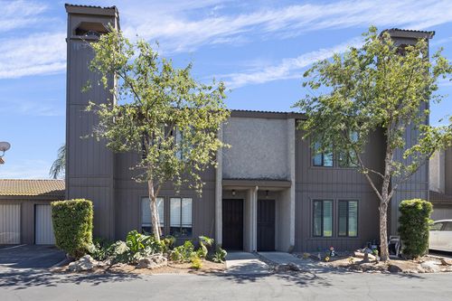 867 Greenfield Ave, Hanford, CA, 93230-3560 | Card Image