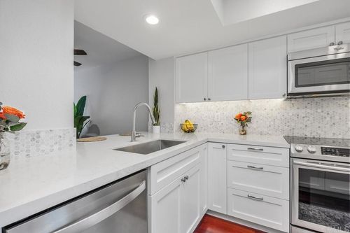 853 America Way, Del Mar, CA, 92014-3916 | Card Image