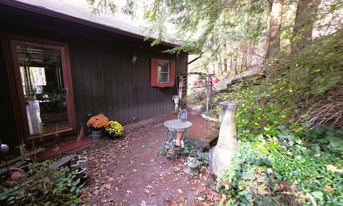 7 Hog Hollow Rd, Shelburne Falls, MA, 01370-9763 | Card Image