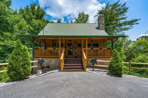 1728 Scenic Woods Way, Sevierville, TN, 37876-7484 | Card Image