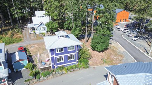 1104 Spirit Bay Rd, Sooke, BC, V9Z1N6 | Card Image