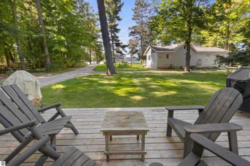 8643 Deadstream Rd, Honor, MI, 49640-9771 | Card Image