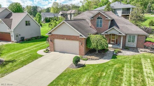 113 Howard Dr, Dover, OH, 44622-9503 | Card Image